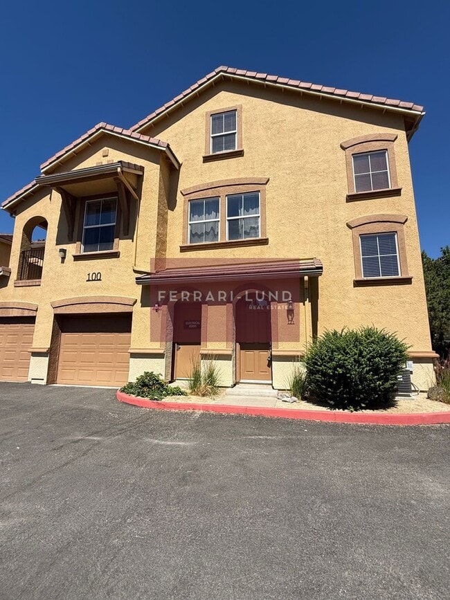 Photo - Beautiful townhome in Fallen Leaf , only 35 minutes from Incline Village-  Kay DeAlba Property!!!