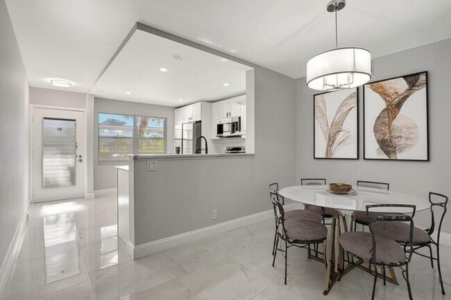 Building Photo - 2202 Lucaya Bend Unit G2 Rental