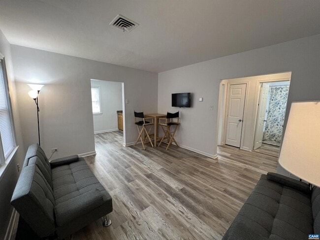 Building Photo - 301 7th St SW Unit A Rental