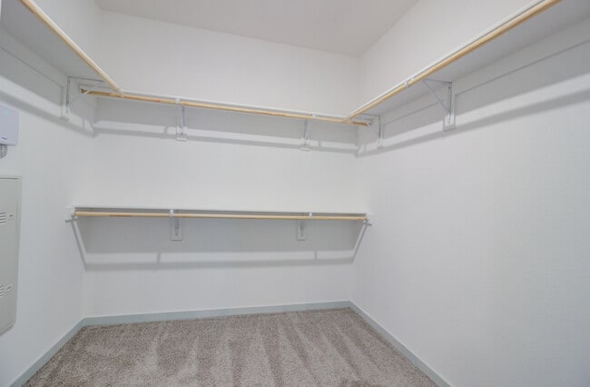 Take advantage of Garrett Forum's large walk-in closets designed with storage, organization, and sturdiness in mind.