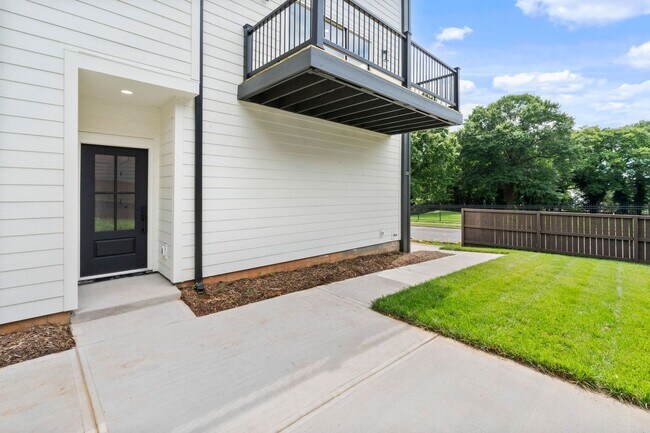 Photo - 129 French St Unit Side A