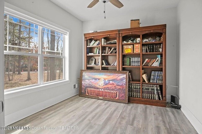 Photo - 192 Willow Dr