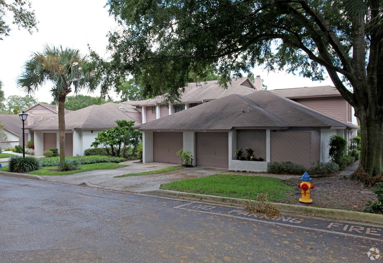 Photo - Montgomery Club Apartments