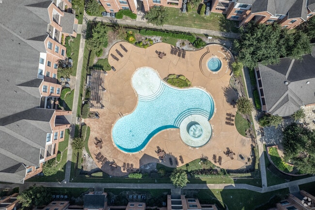 Building Photo - The Fountains at Almeda