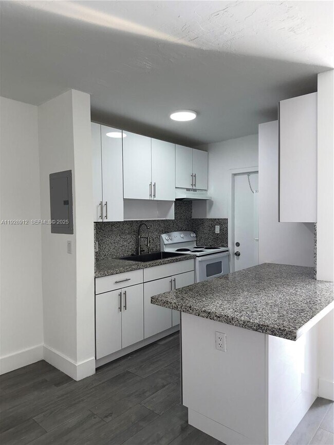 Photo - 1895 Venice Park Dr Unit B10