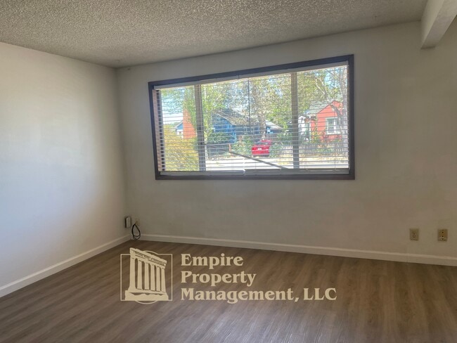 Photo - 1278 W 8th Ave