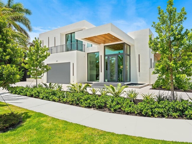 Photo - 2657 NE 34th St