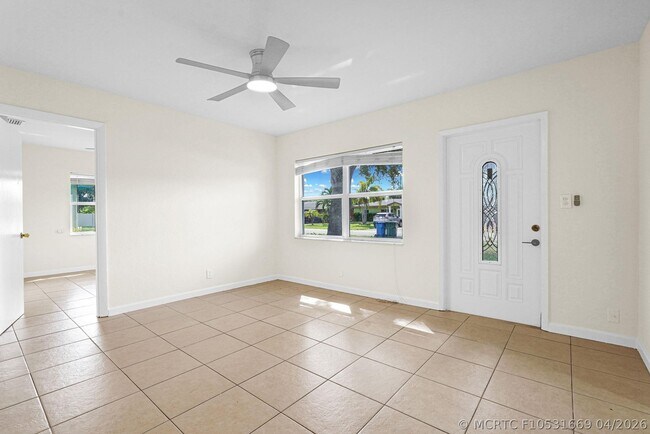 261 NE 45th St