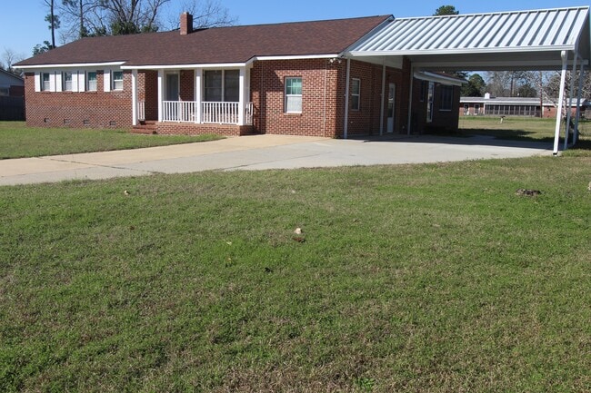 Building Photo - 311 Hollis Dr Unit 1