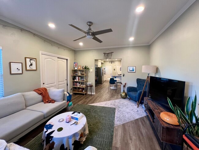 Building Photo - 4155 Webster St Unit 4151