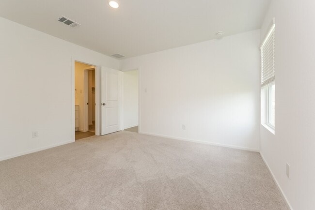 Photo - 16118 Hatton Dr