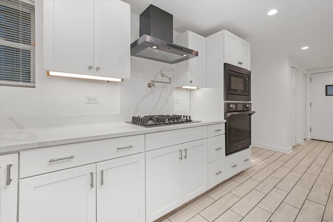 2203 W Giddings St Unit G