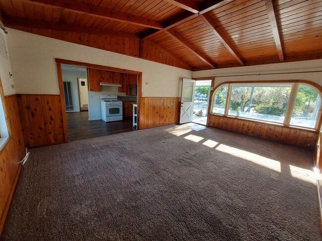 Building Photo - Quaint home walking distance to Covington ...