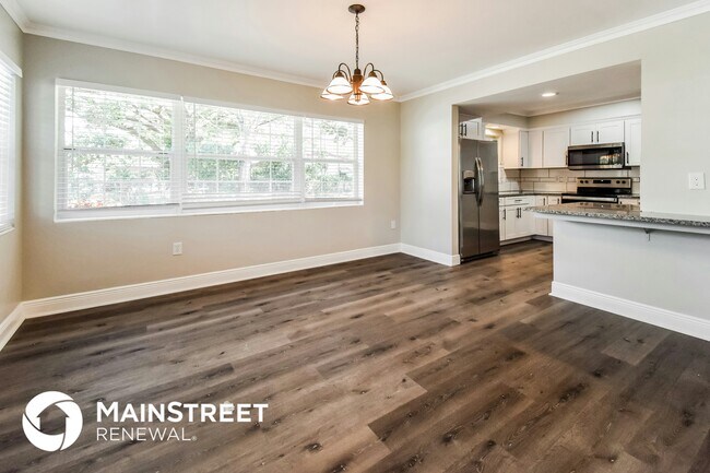 Photo - 220 61st Ave E