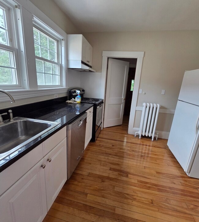 Building Photo - 15 Chester Rd Unit 2 Rental