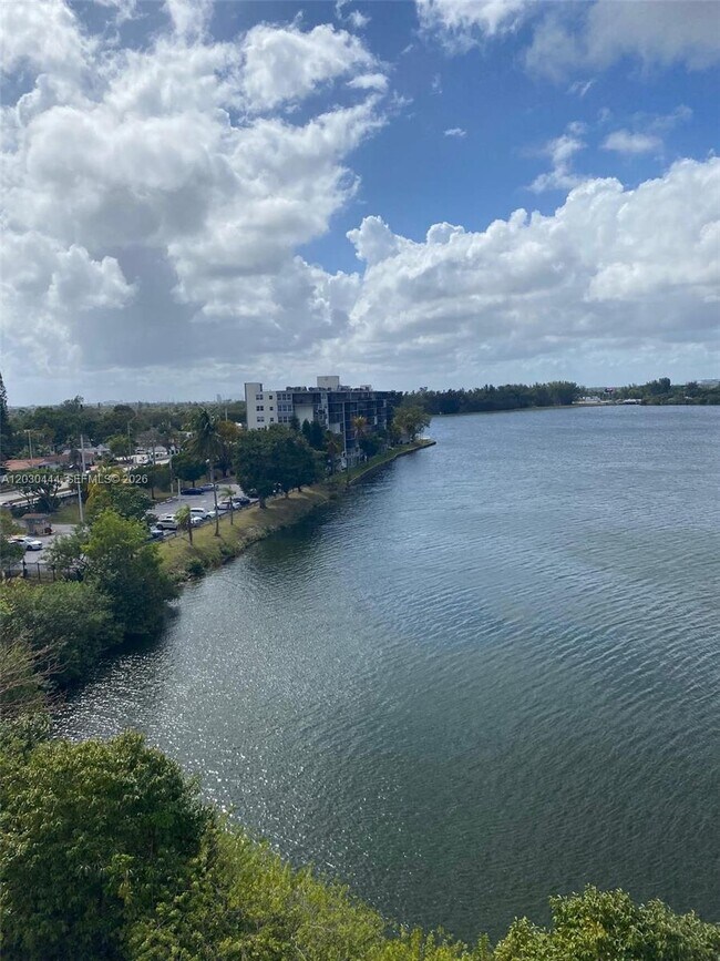 Photo - 1301 NE Miami Gardens Dr Unit 702W