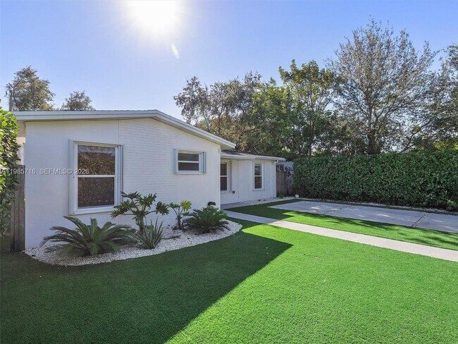 Photo - 340 NW 45th St