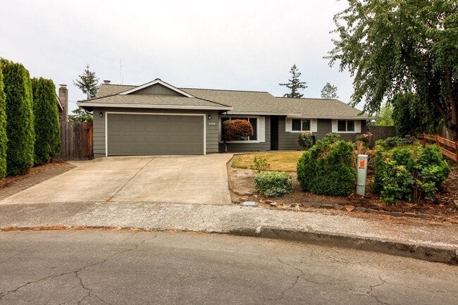 4998 Arrowood Ct SE