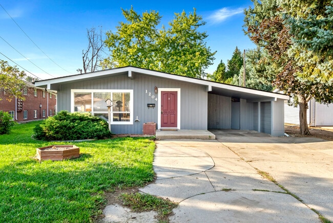 Photo - 1204 W 10th St