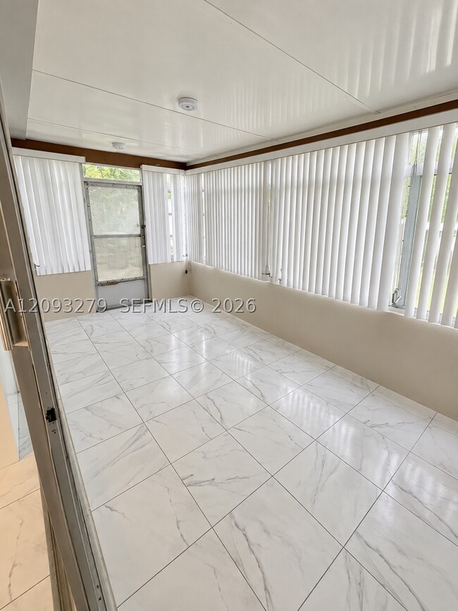 1904 NW 45th Ct
