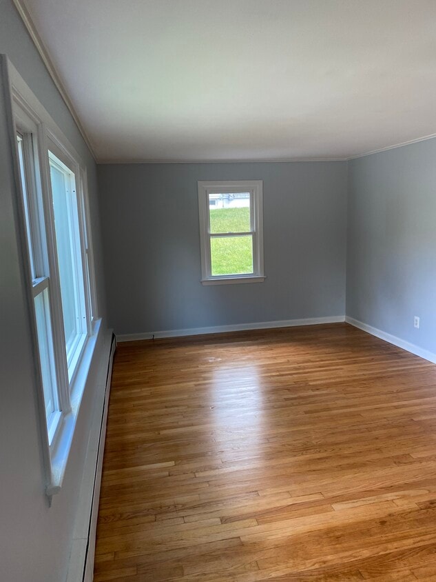Photo - 84 Walnut St (Thomaston, CT)