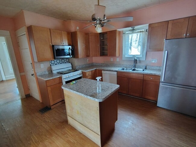 Photo - 2331 Midland Ave