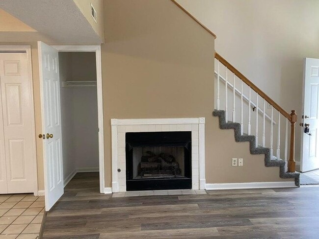 Photo - 28 N Cedar Lake Dr W