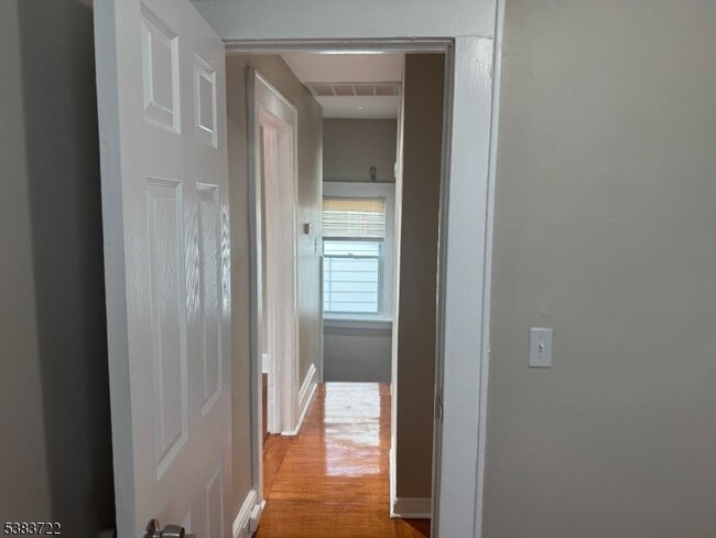 Photo - 375 Tower St