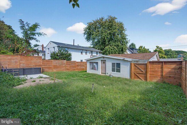 Photo - 2136 S Monroe St