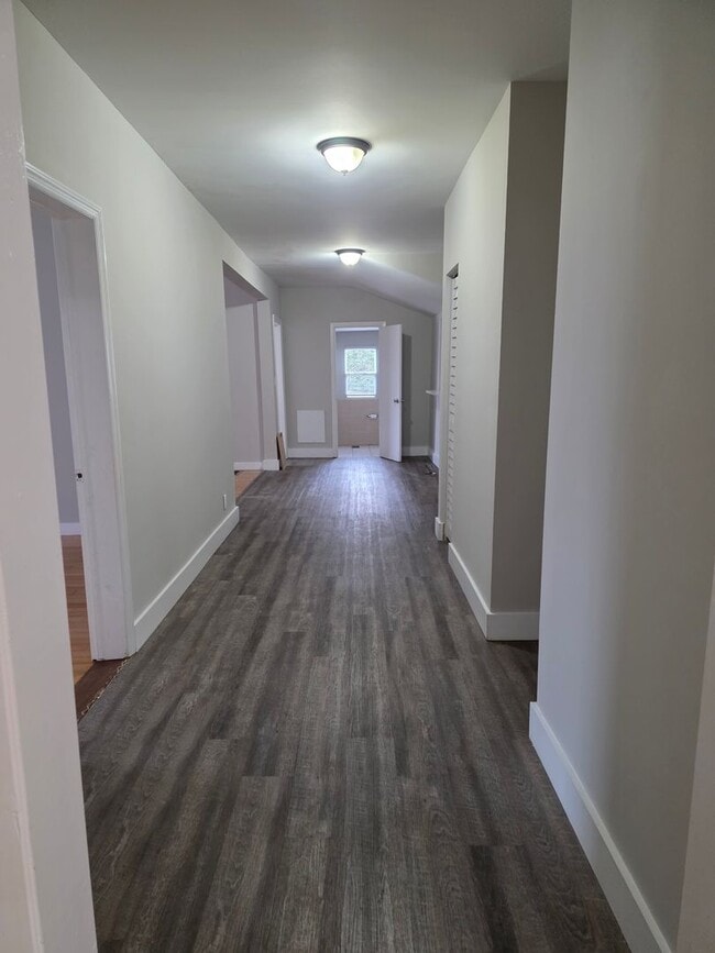 Photo - Spacious Downtown Monticello Home for rent