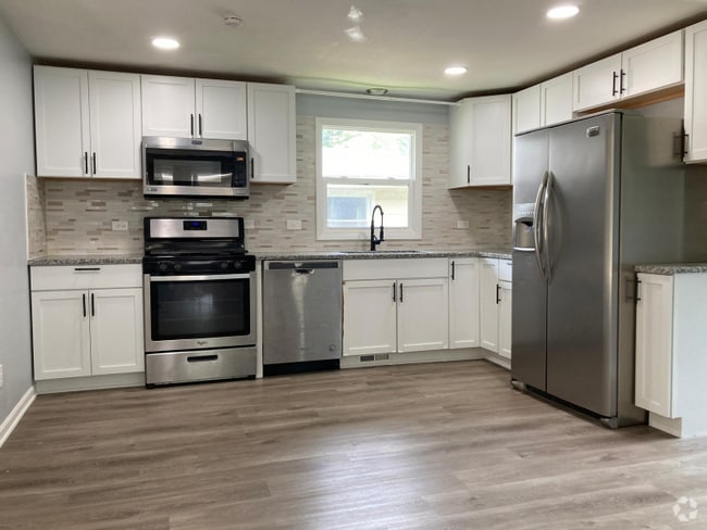 Building Photo - 33660 N Oakland Dr Rental