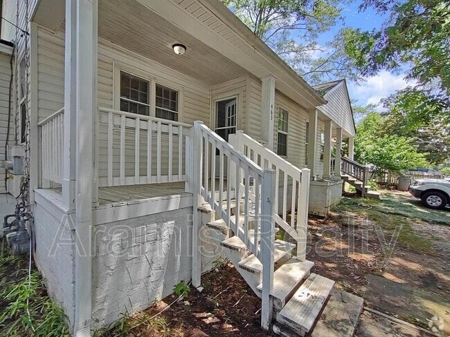Building Photo - 463 Ramona St Rental