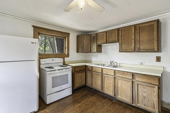 Photo - 429 Douglas Ave Unit Apt 3L