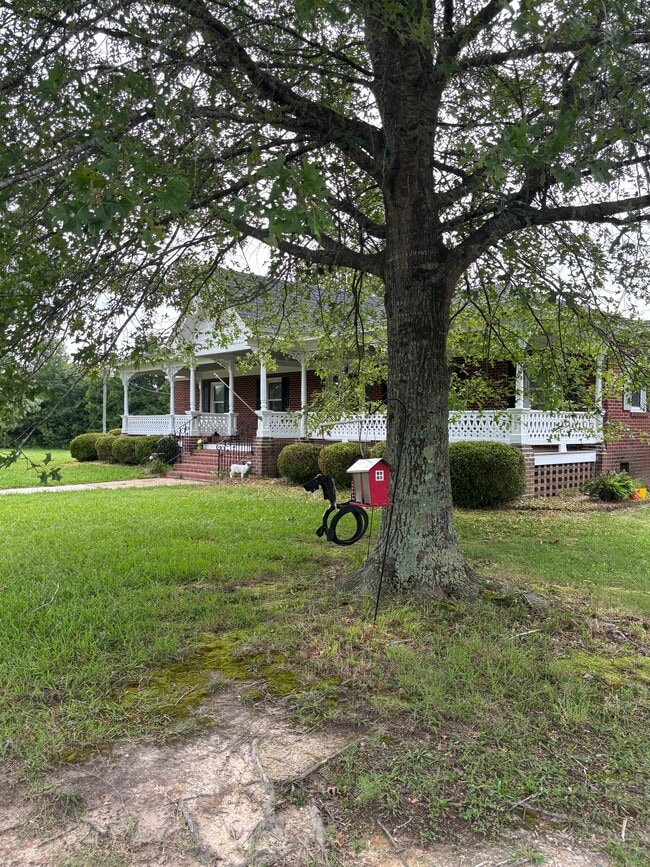 Building Photo - 570 Little Fork Rd