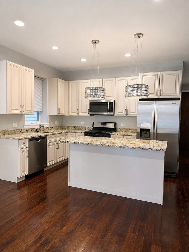 Photo - 1149 W 17th St Unit 1