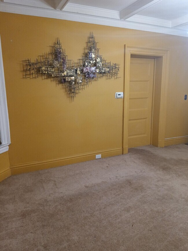 Photo - 572 E 25th St Unit 1