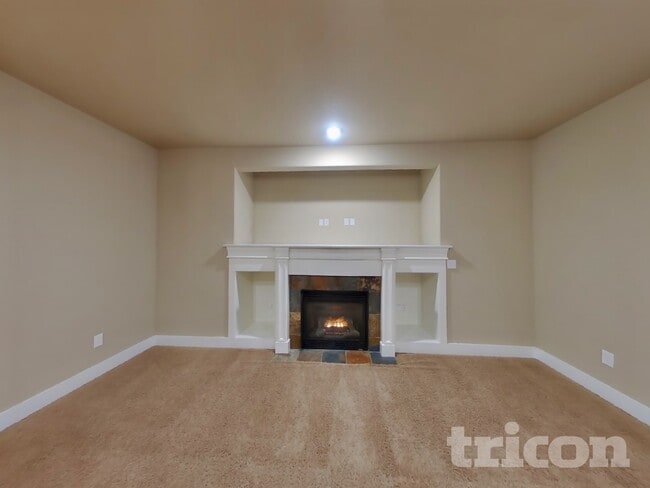 Photo - 4422 Logan Dr NE