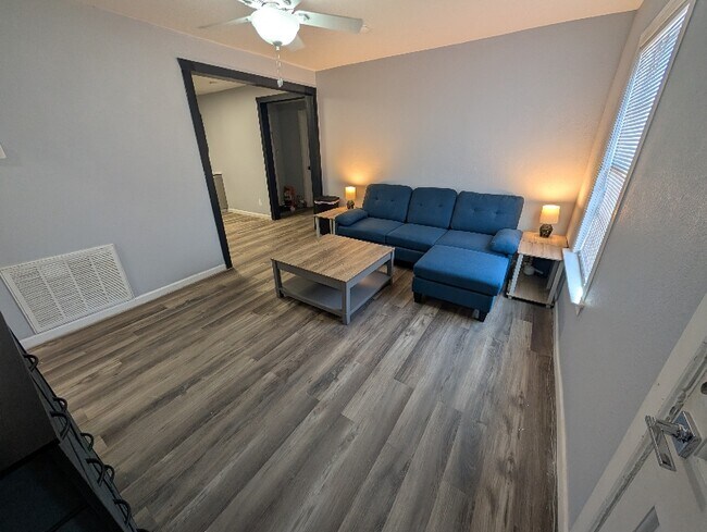 Photo - 1404 Wood St