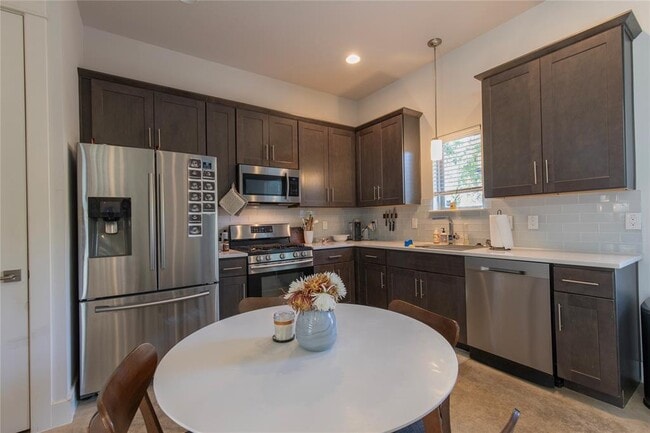Photo - 1608 Ulit Ave