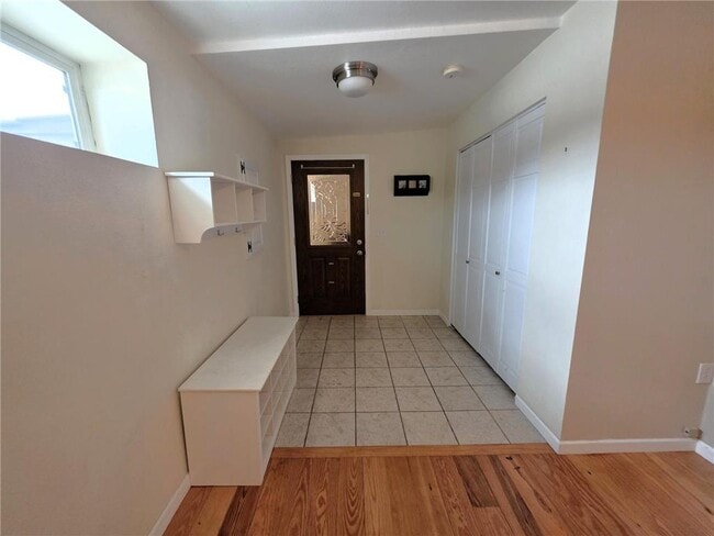 Building Photo - 206 2nd Ave