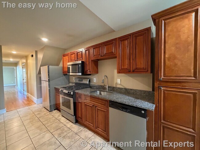 Building Photo - 91 Glen St Unit #2