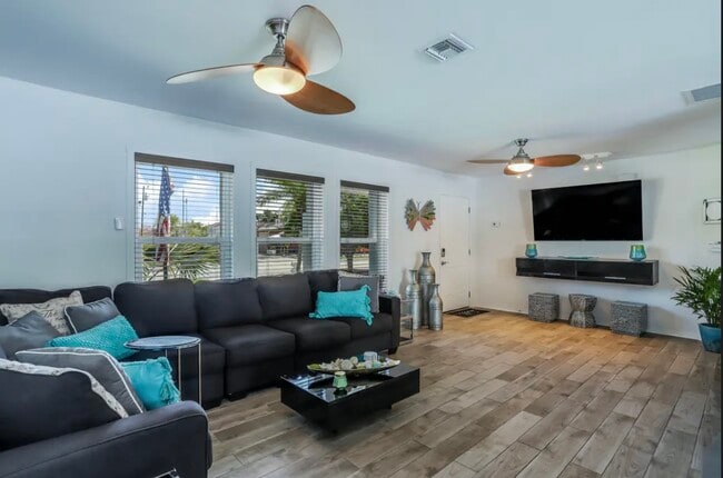 Photo - 1518 SE 32nd St