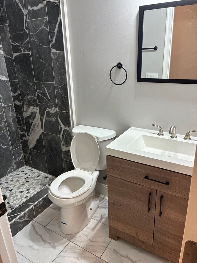 Photo - 1403 Race St