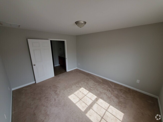 Building Photo - 9 Paige Dr Rental