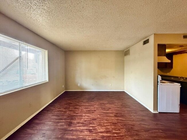 Photo - Tour Today! 1 Bed 1 Bath Apartment Near Downtown Tyler!