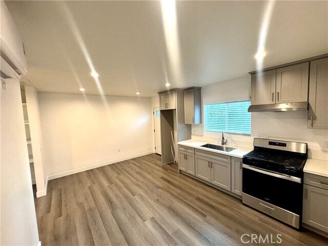 Photo - 10410 Orion Ave