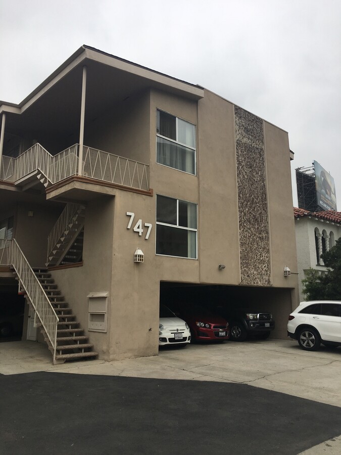 Photo - 747 S Curson Ave Apartments Unit 9