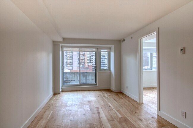 Photo - 3460 Rue Peel Unit 210