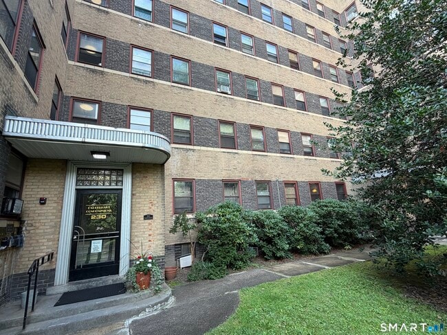 Building Photo - 230 Farmington Ave Unit C5