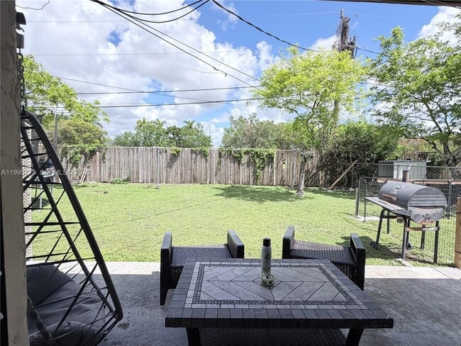 Photo - 954 NW 14th St
